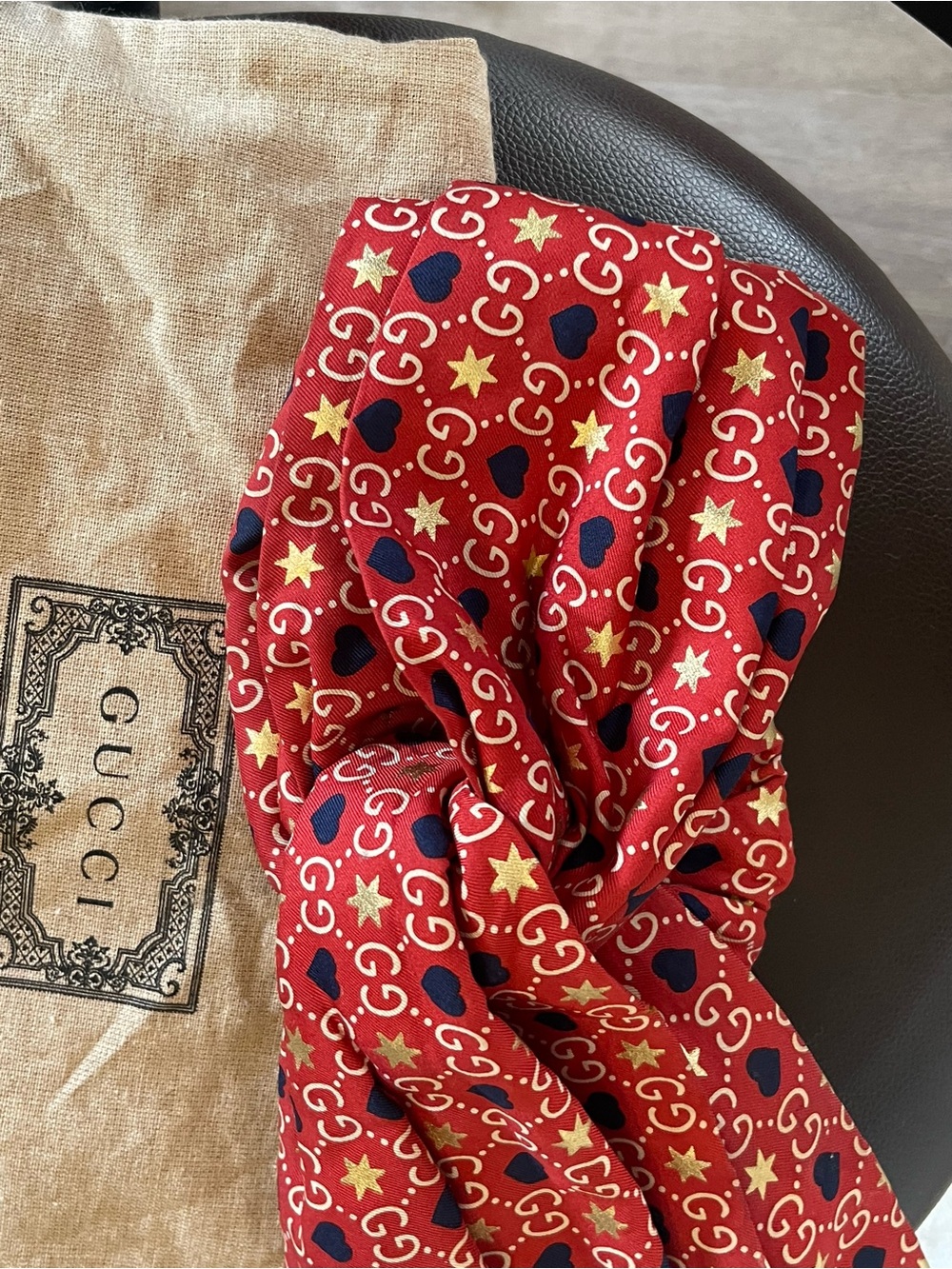 GUCCI Gg Heart And Star Print Headband In Red gold - Picture 2 of 9